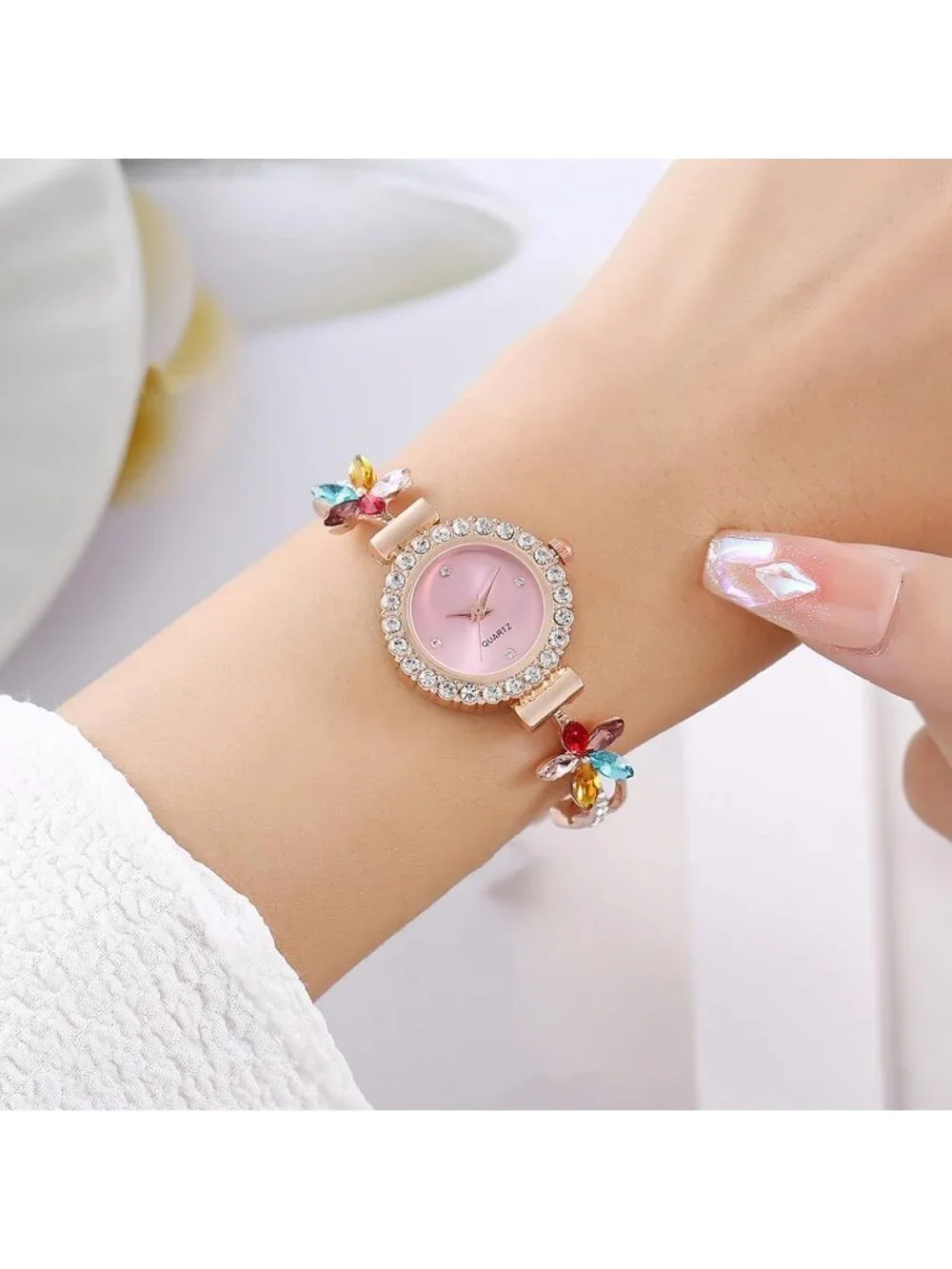 Women's Pink Analog Quartz Light Simple Floral Bracelet Diamond Luxury Watch